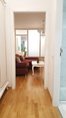 E&E Apartments Free Parking / Free WiFi / at Arena Stožice LJ