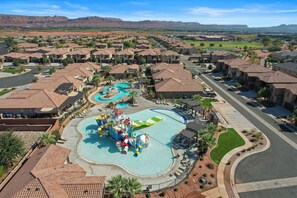A heated pool - Paradise Retreat 94 & 96 | Neighboring Homes, Kid Friendly w/ Hot Tub's, Private Pool, Game Stations (Santa Clara)