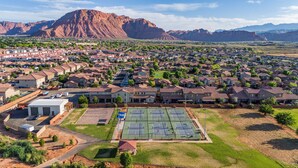Sports court - Paradise Retreat 94 & 96 | Neighboring Homes, Kid Friendly w/ Hot Tub's, Private Pool, Game Stations (Santa Clara)