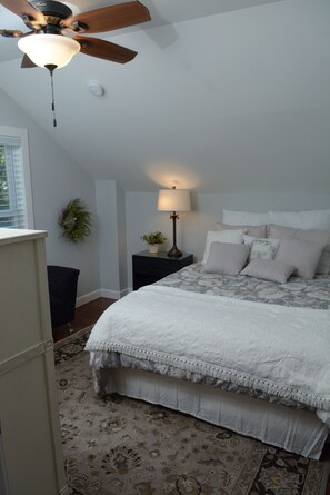 3 bedrooms, desk, iron/ironing board, free WiFi