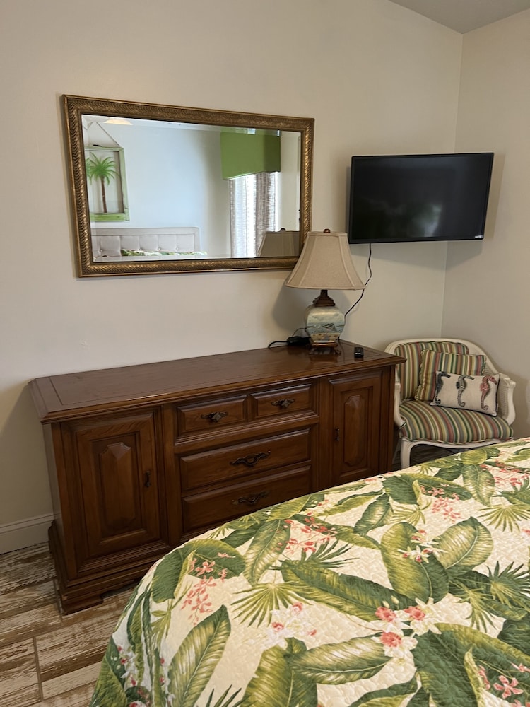 Walk to beach or boat ramp Panama City Beach Vrbo