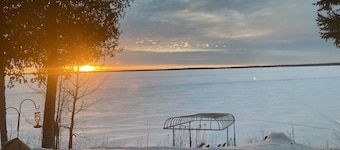 Cabin on the Lake- 4 season