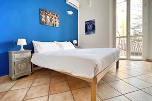 2 quartos, ferros/tábuas de passar roupa, Wi-Fi, roupa de cama