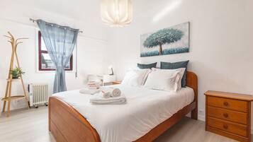 Ferros/tábuas de passar roupa, Wi-Fi de cortesia, roupa de cama