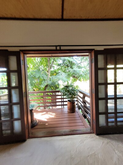 North Shore Getaway w/ Ocean Views steps to Beaches and Surf