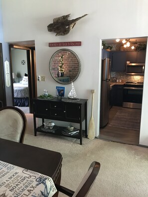 Interior - Lake Geneva Area Lakeside Retreat! Close to Golf, Shopping, Restaurants & More! (Lake Geneva)