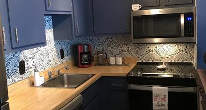 Lake Geneva Area Lakeside Retreat! Close to Golf, Shopping, Restaurants & More!