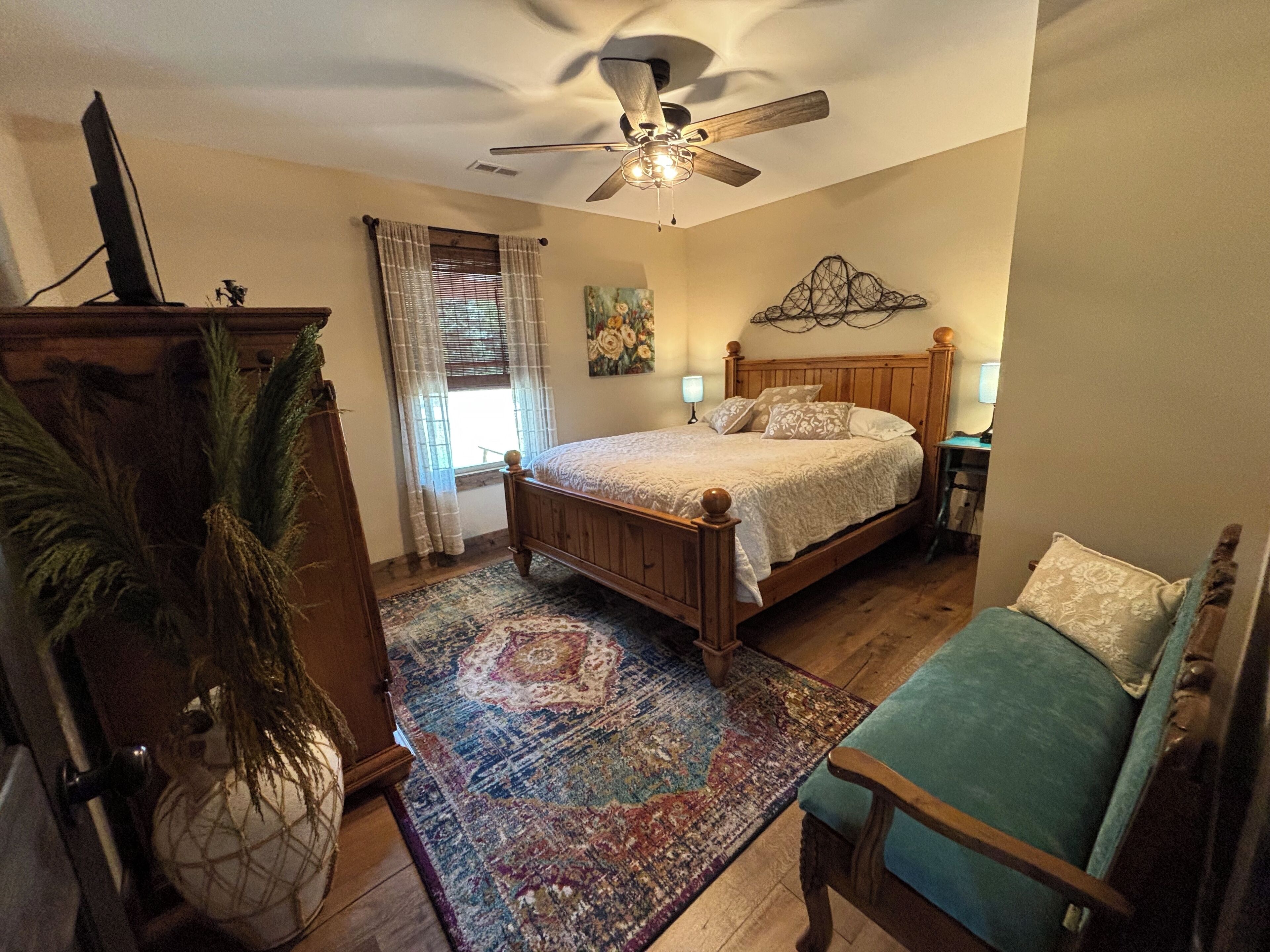 2 bedrooms, iron/ironing board, free WiFi, bed sheets