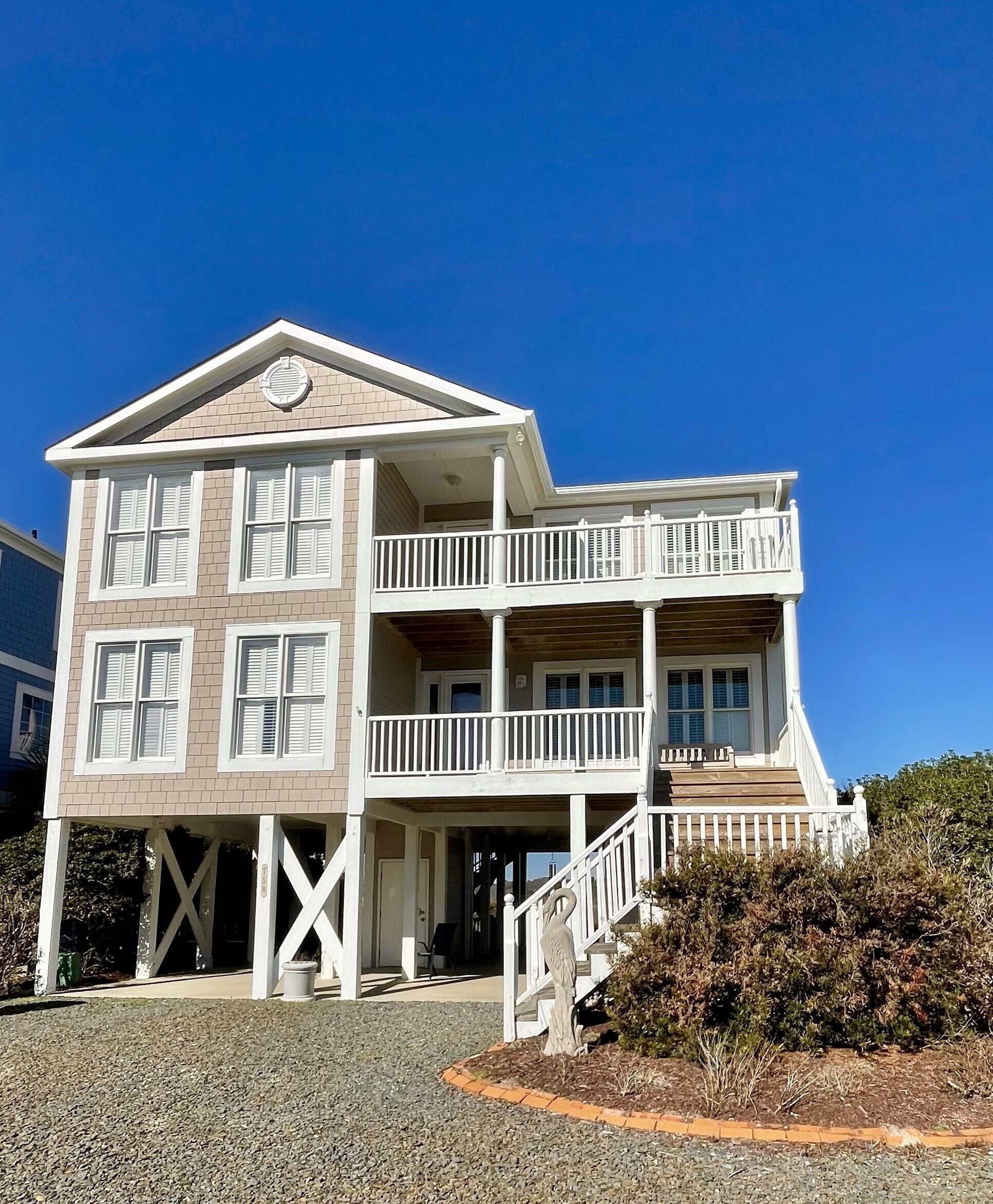 4 Bed/3 Bath, 2nd Row Home w/ Marsh Views! Dog Friendly, Elevator, Sleeps 15!
