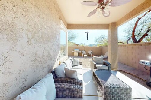 NEW! Amazing North Peoria Home with Outdoor SPA,  TVs, Hiking Backyard Trail 