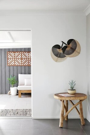 Interior - 'La Vida' Mooloolaba - Just Steps To The Beach (Mooloolaba)