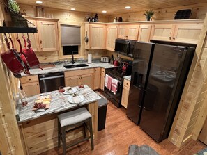 Fridge, microwave, oven, stovetop - Aunt Lib’s Shine Shack (Sevier County)