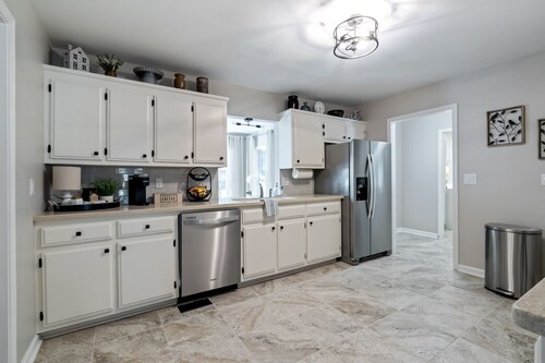 Decked Out Getaway: Pine MTN Trail, Pet Friendly