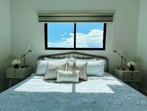 4 habitaciones, tabla de planchar con plancha, wifi y ropa de cama 