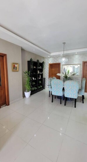 Interior - Entire apartment 3 comfortable rooms in a central area 2 covered parking spaces (Santo Domingo)