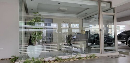 Entire apartment 3 comfortable rooms in a central area 2 covered parking spaces