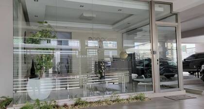 Entire apartment 3 comfortable rooms in a central area 2 covered parking spaces