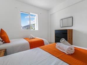 2 chambres, fer et planche à repasser, Wi-Fi, draps fournis