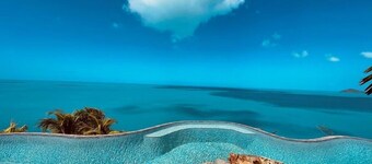 A breathtaking waterfront spot with amazing views on the caribbean sea 