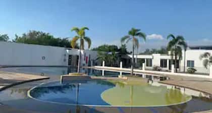 BEAUTIFUL SUMMER HOUSE NEAR GIRARDOT