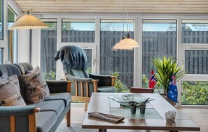 Interior - 3 bedroom beautiful home in Højslev (Højslev)