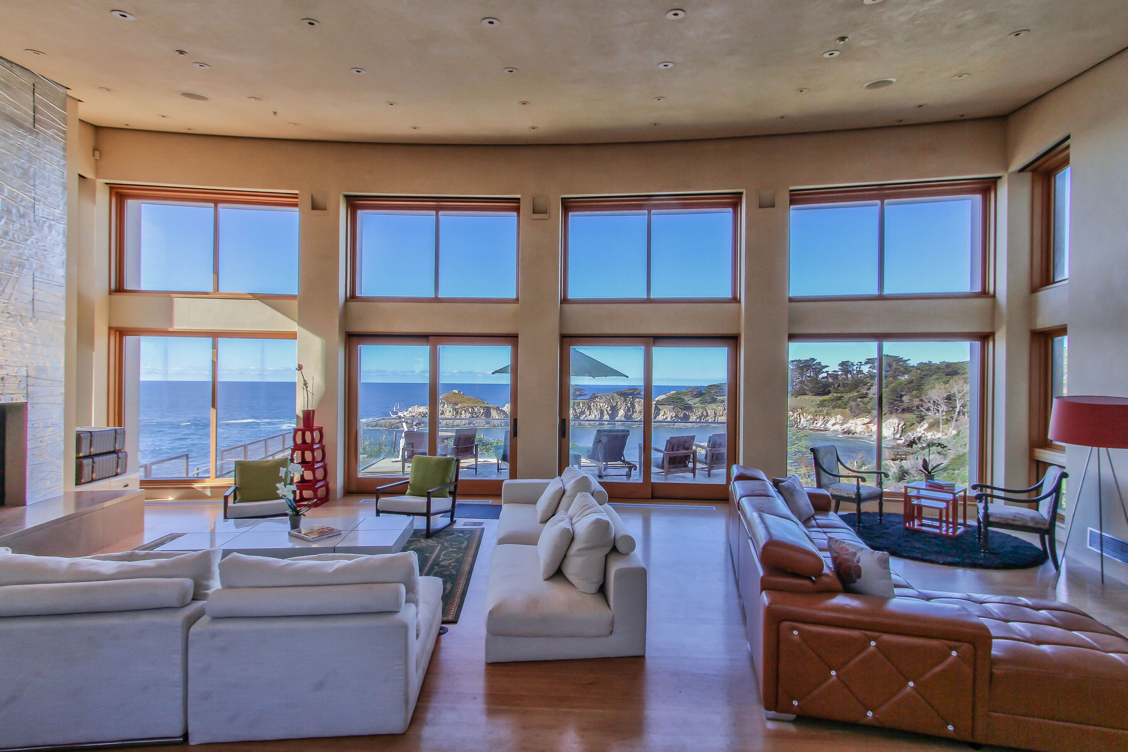 Luxury, Ocean Front, Private front gate, 5min to the Beach