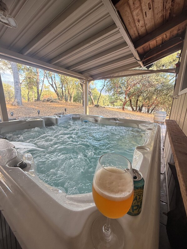 Bain à remous extérieur