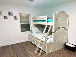 2 bedrooms, WiFi, bed sheets