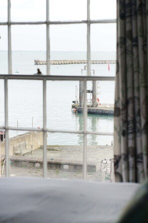 Interior - Woodyear House - Sleeps 8 - Cowes Waterfront (Isle of Wight)