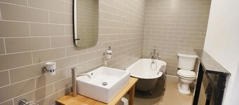 Paskins-1st Floor Apt-2 Bath-Cowes Centre-Sleeps 4