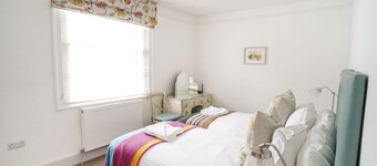 Paskins-1st Floor Apt-2 Bath-Cowes Centre-Sleeps 4