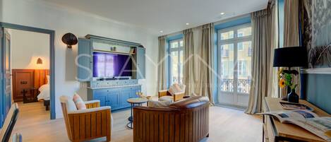 3 室のベッドルーム、アイロン / アイロン台、WiFi、ベッドシーツ