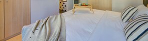3 bedrooms, iron/ironing board, WiFi, bed sheets