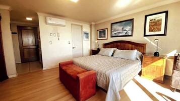1 chambre, bureau, fer et planche à repasser, Wi-Fi