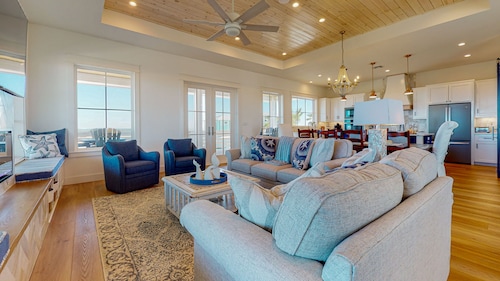 Gulf Views, Private Heated Pool, Golf Cart Included, Boardwalk to the Beach