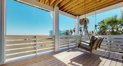Gulf Views, Private Heated Pool, Golf Cart Included, Boardwalk to the Beach