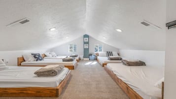 6 chambres, bureau, fer et planche Ă repasser, lit parapluie