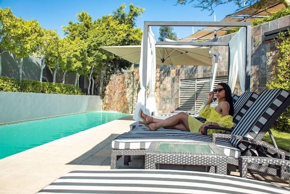 Outdoor pool - Seven Villa Hotel and Spa (Johannesburg)