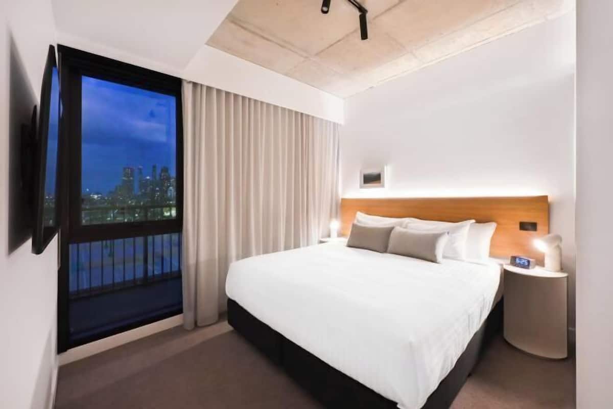 1 bedroom, in-room safe, desk, laptop workspace