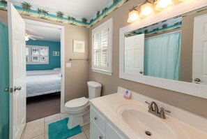 Combined shower/tub