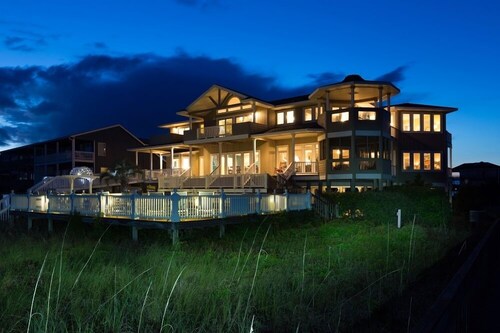 Hobbs Realty - Oceanfront with Heated Pool, Elevator, and Hot Tub