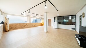 Basic Room, 1 Bedroom (1F group room) | 1 bilik tidur, Wi-fi percuma 