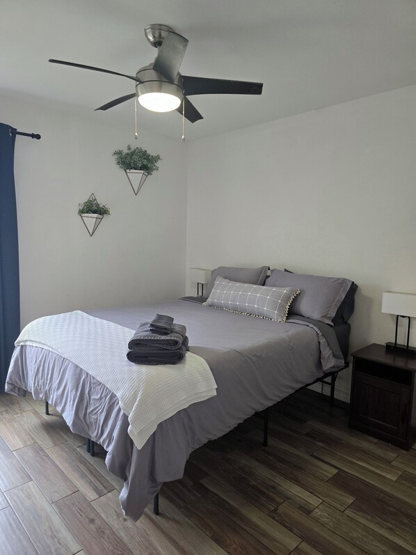 2 bedrooms, desk, free WiFi, bed sheets