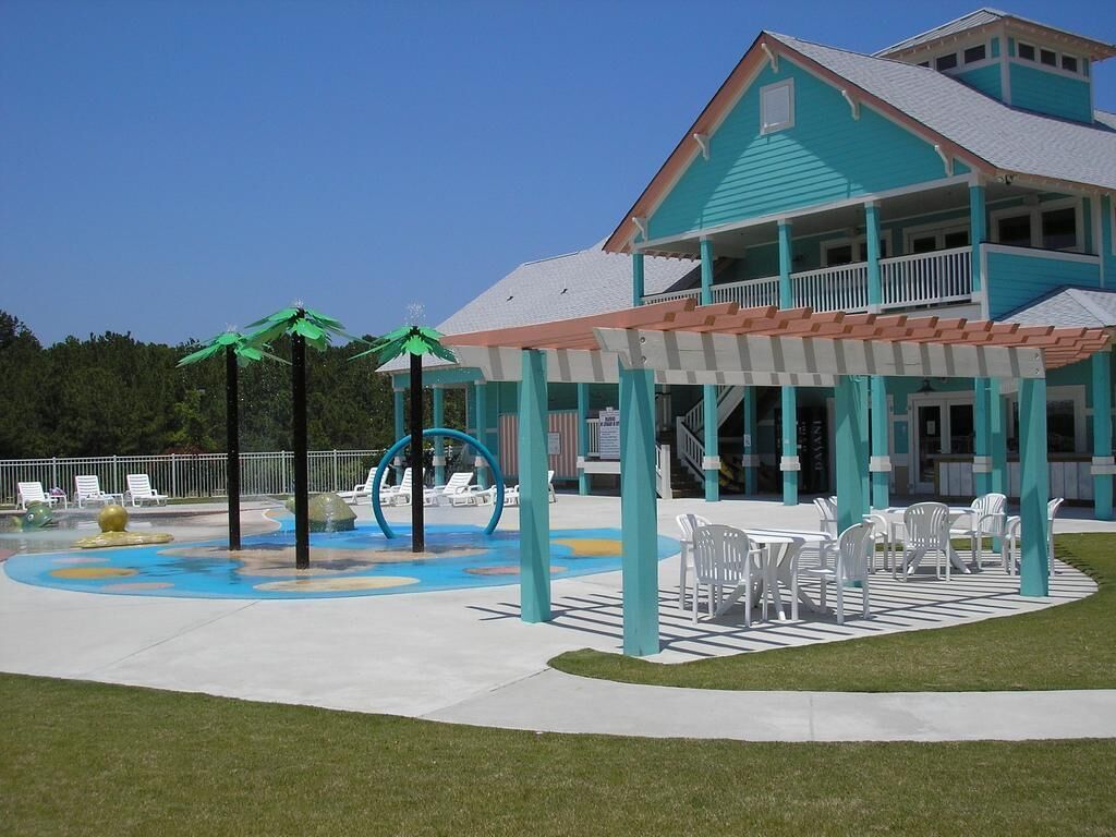 Club House - Splash Pad and Cabanas