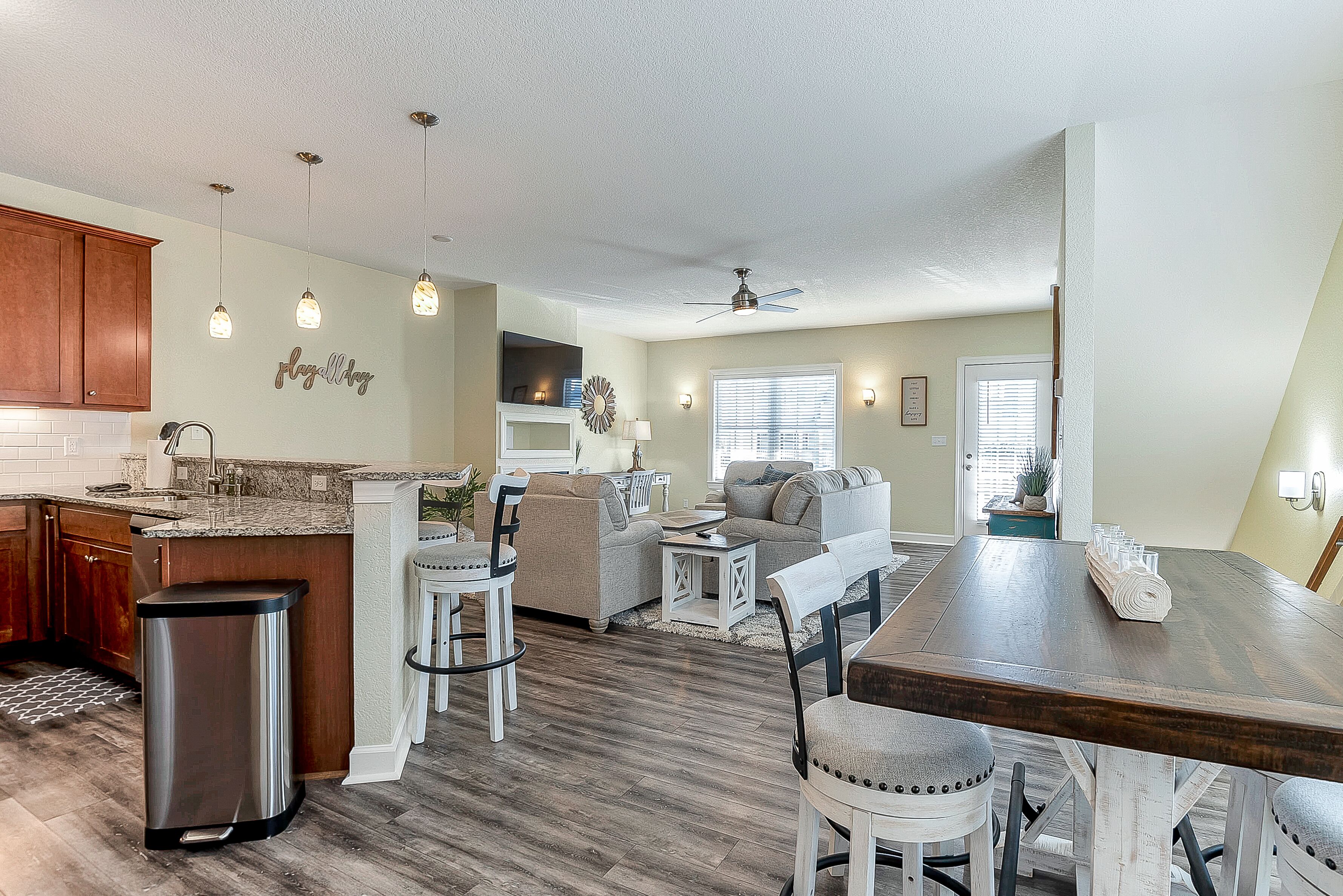 المنشأة من الداخل