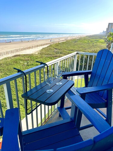 Beachfront Paradise w/private beach access, hot tub, and pool! AMAZING VIEW!