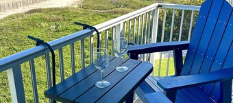 Beachfront Paradise w/private beach access, hot tub, and pool! AMAZING VIEW!
