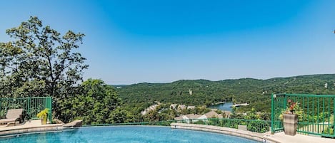 Outdoor pool, an infinity pool