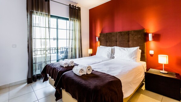 2 chambres, fer et planche à repasser, Wi-Fi, draps fournis