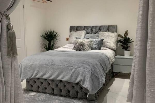 1 soverom, strykejern/-brett, wi-fi og sengetøy